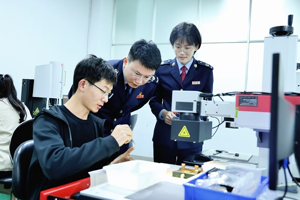 合规护航强根基，专精特新企业释放创新动能 信息电子技术服务领域观察